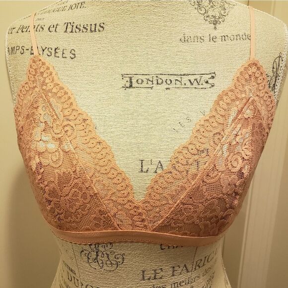Talula Aritzia Pink Lace Bralette - Picture 10 of 13